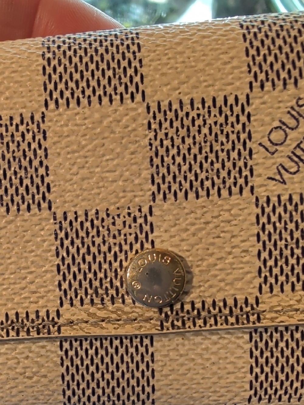 Louis Vuitton Damier Ebene 6 Key Holder w COA GUC - Picture 4 of 8